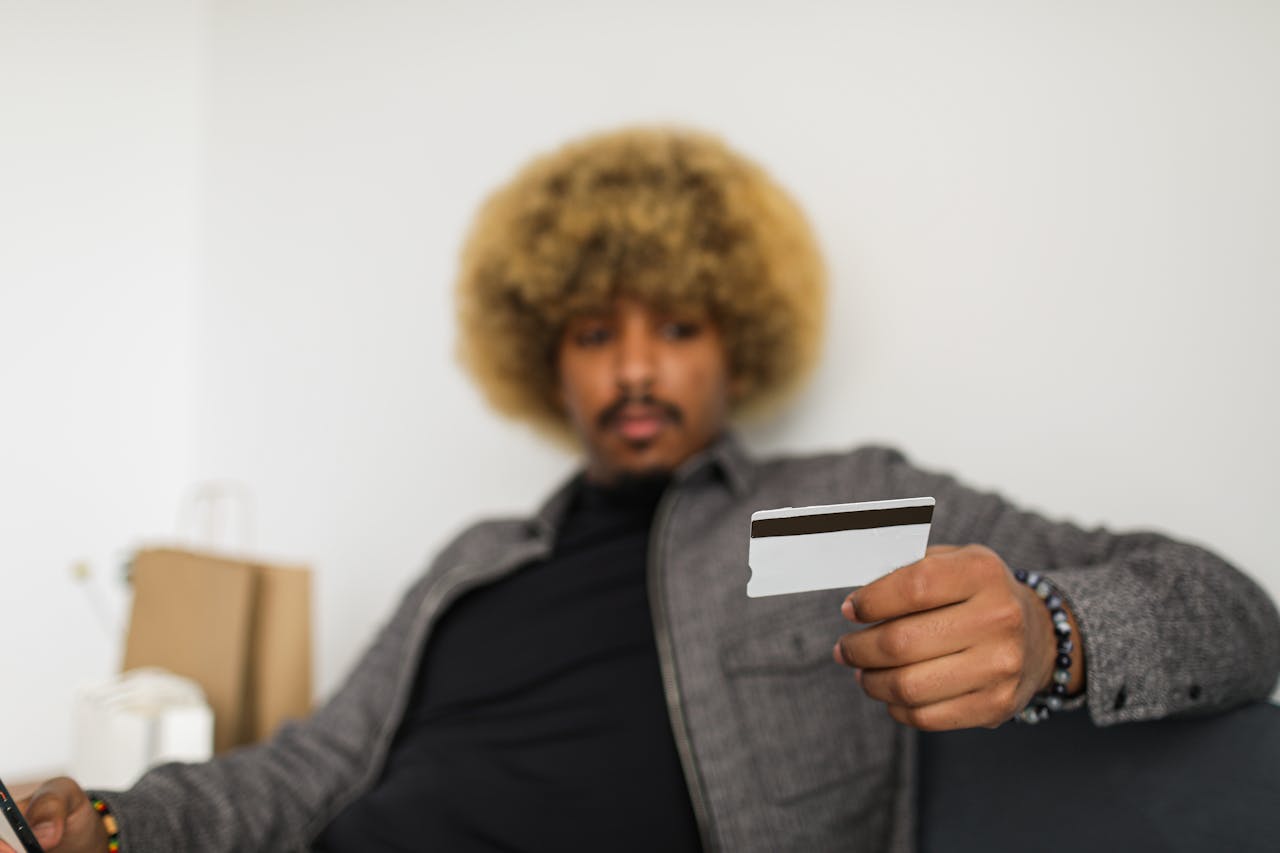 Estou com o nome limpo e não consigo cartão de crédito? Entenda o que pode estar acontecendo