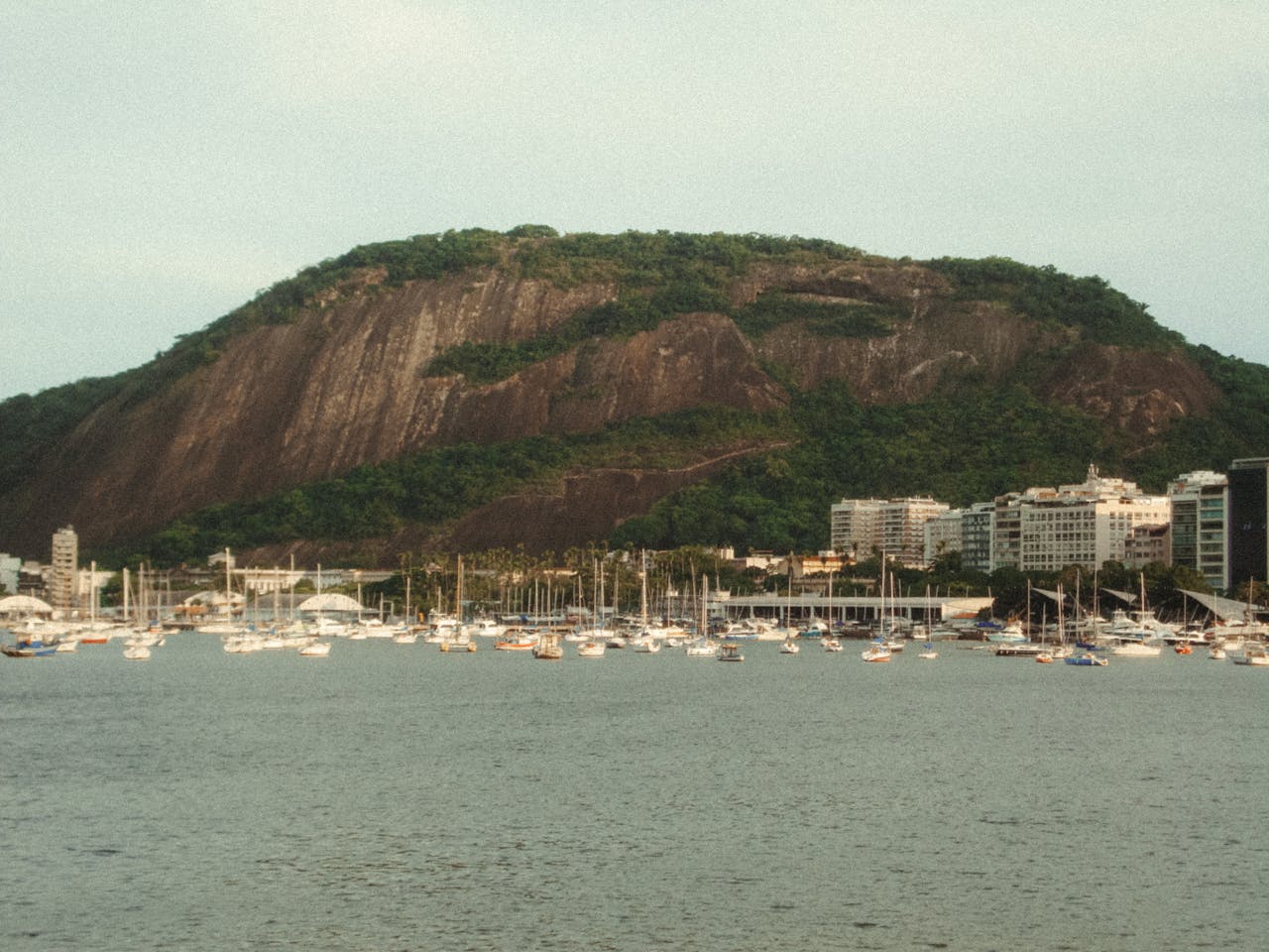 Rio de Janeiro: paisagens icônicas e experiências únicas entre mar e montanha