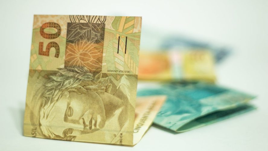 É possível usar a antecipação do FGTS para emergências financeiras? Confira como funciona