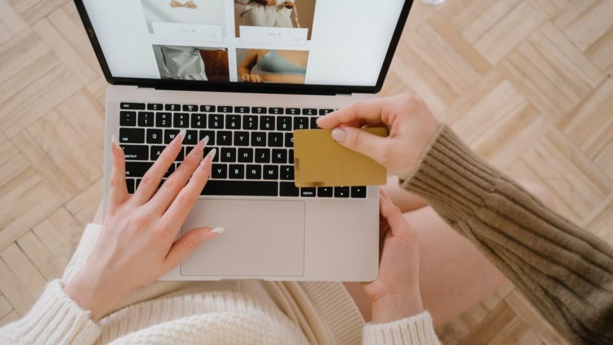 Como Economizar em Marketplaces Combinando Descontos e Promoções